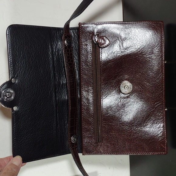 Brighton Croc Embossed Leather Convertible Clutch/Crossbody Organizer Bag - Picture 4 of 12